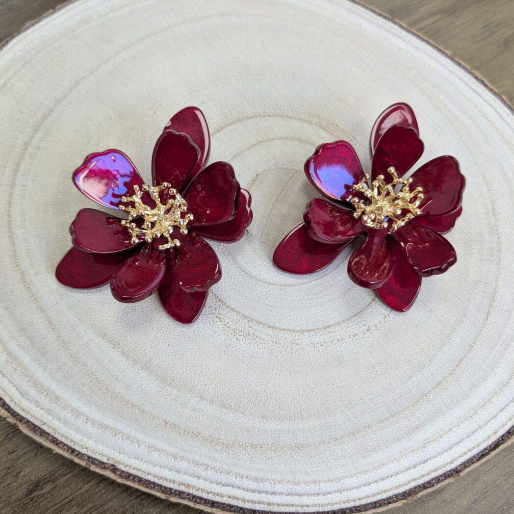 pendiente resina flor burdeos